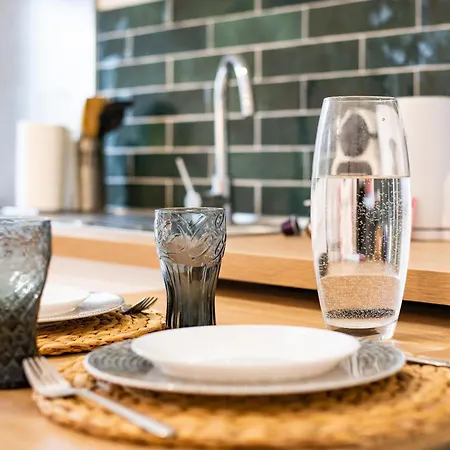 Le Clocher - Quai De La Loire - Netflix Apartment *