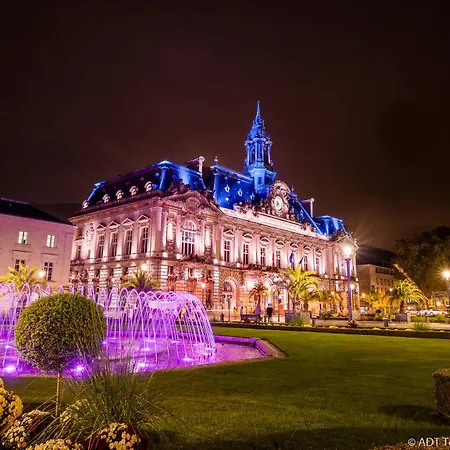 Le Clocher - Quai De La Loire - Netflix