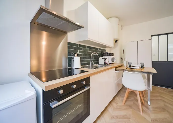 Le Clocher - Quai De La Loire - Netflix